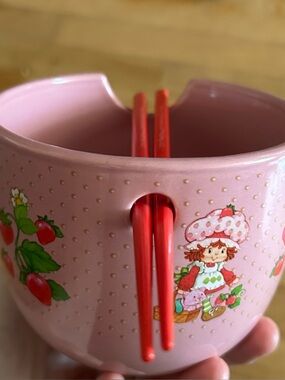 Strawberry Shortcake Pink Ceramic Chopstick & Rice Bowl